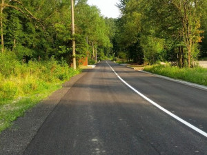 Nová silnice mezi Novou Vsí a Chrastavou. Foto: čtenář Liberecké Drbny