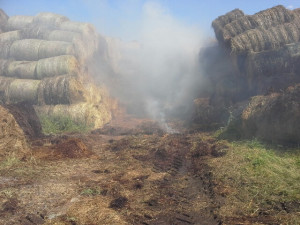 Požár hasiči likvidovali čtyřiadvacet hodin. Foto: HZSLK