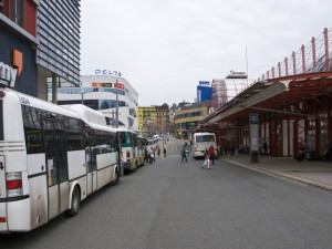 Kvůli rekonstrukci Broumovské vynechají autobusy jednu zastávku