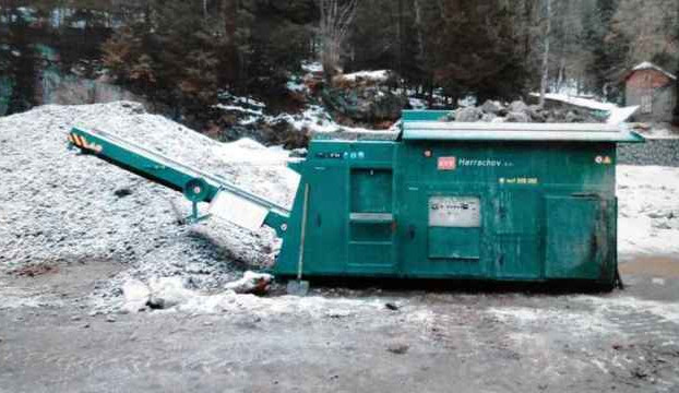 Ukradená drtička kamene