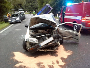 Nehoda v Mníšku. Foto: HZS LK