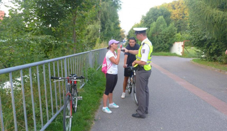 Policie zkontrolovala bezmála 150 cyklistů. Foto: Policie ČR