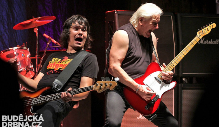 FOTO: Katapult odehrál na Holkově tříhodinový koncert