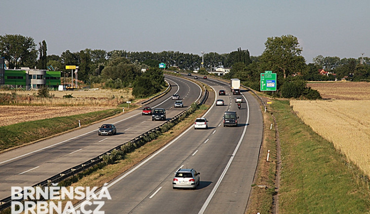 Radiožurnál bude celý závodní víkend poskytovat podrobné informace o provozu
