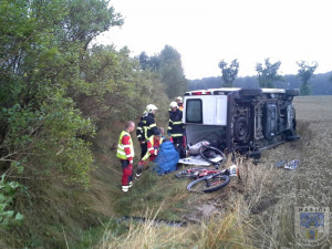 Nehoda si vyžádala několik zraněných osob. Foto: Hasiči Hrádek nad Nisou