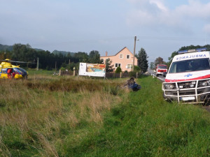Řidič osobáku nepřežil střet se sanitou. Foto: HZSLK