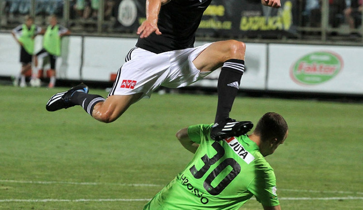 Klokani strčili fotbalisty Dynama do kapsy