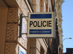Posádka házela po policistech nářadí, chtěla utéct do Polska