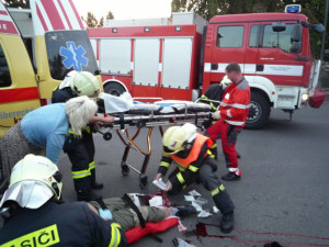 Sražený motocyklista skončil v liberecké nemocnici. Foto: HZSLK