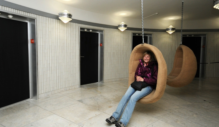 Oslavy Ještědu byly ve znamení klaunských nosů a obnovy závěsných křesílek. Foto: Jan Král