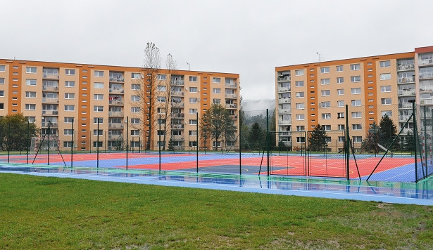 Základní škola Aloisina Výšina na libereckém sídlišti Kunratická se pyšní novým hřištěm. Foto: Jan Vrabec