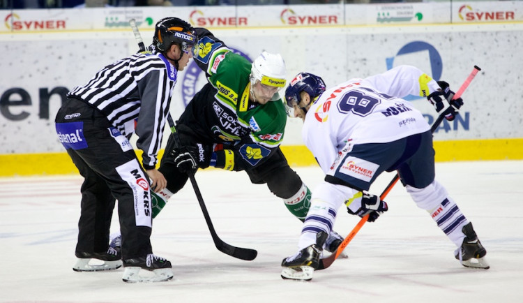 Tygři doma podlehli Varům. V tabulce jsou dvanáctí