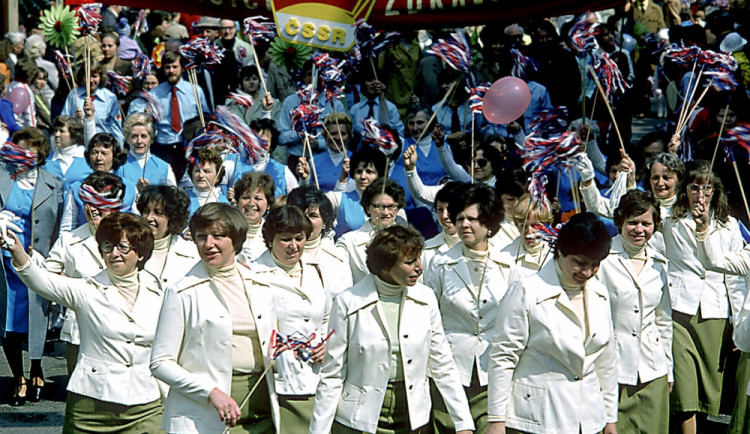 Vraťte se o čtvrt století zpátky. Vítejte v reálném socialismu!