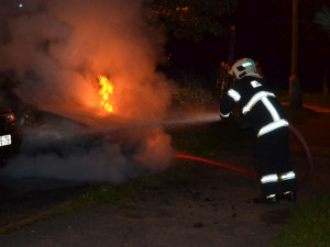 V Chrastavě hořelo auto, možná ho zapálili úmyslně