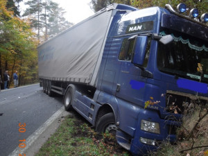 Mladík vjel do protisměru. Nehodu odnesl těžkým poraněním. Foto: HZSLK