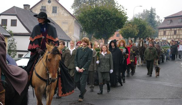 Lovčí na koních vyjedou na Svatohubertskou jízdu