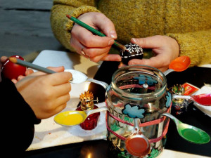 Tradiční zdobení kraslic.