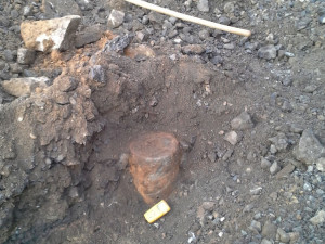 Starý odvodňovač zaměstnal hasiče i pyrotechnika. Foto: HZSLK