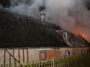 doly na okraji Liberce zasahovalo osm cisteren. Foto: HZSLK