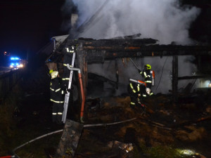 doly na okraji Liberce zasahovalo osm cisteren. Foto: HZSLK