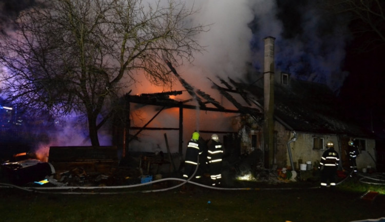doly na okraji Liberce zasahovalo osm cisteren. Foto: HZSLK