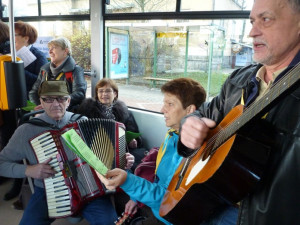 Koledy se v tramvaji zpívaly a ještě se v sobotu zpívat budou