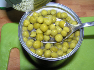 Sterilovaný hrášek.