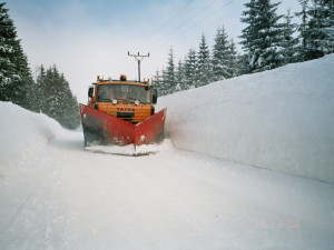 Od večera připadlo 20 centimetrů sněhu, silničáři se nezastaví