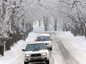 Silničáři na Jablonecku kvůli sněhu vyhlásili kalamitní stav