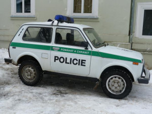 Nová škodovka nahradila ve vozovém parku dosluhující Ladu. Foto: Policie ČR