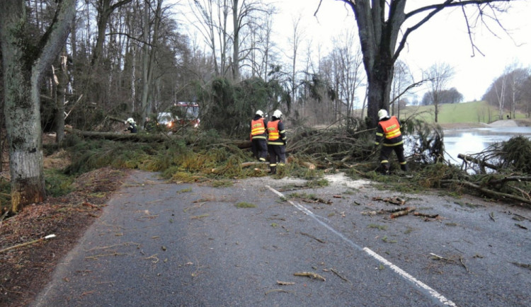 Hasiči na severu Čech měli za dva dny kolem 200 výjezdů. Foto: HZSLK