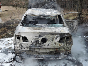Uhašený vůz je na odpis. Foto: HZS LK