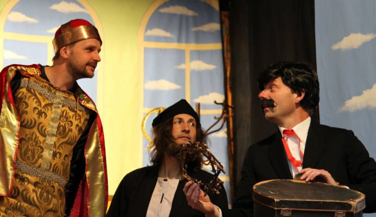 Ansámbl Mikuláše Dačického přináší cimrmanské České nebe