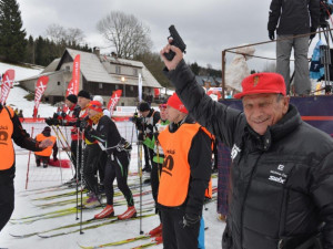 Čejka s čepicí z roku 1993