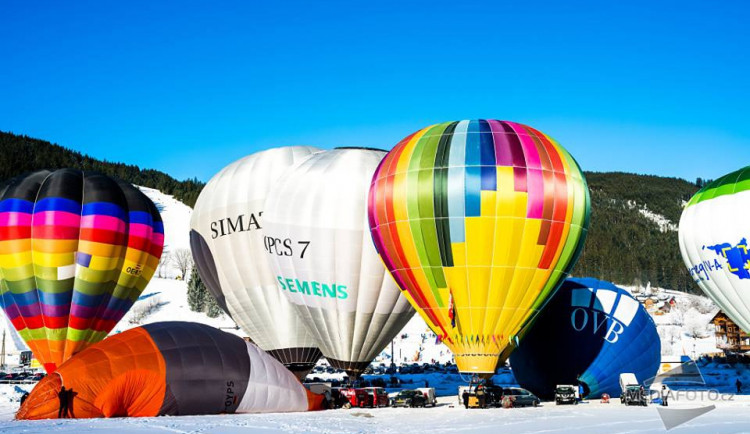 Nad Jizerkami možná o víkendu přeletí horkovzdušné balony