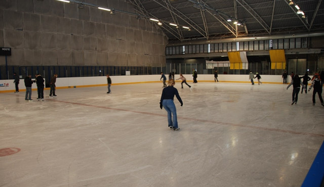 Oslavte Valentýna na ledu. Páry si zabruslí zadarmo
