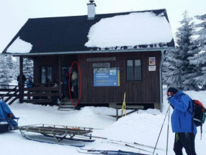 Pohřešovaný muž zachycený na snímku na Knajpě. Foto: Policie ČR