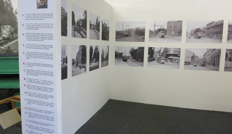 Barevné vzpomínky na černobílých fotkách. Foto: Technické muzeum Liberec