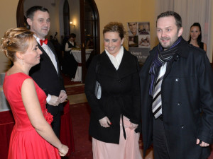 Hejtman Půta s manželkou a primátor Batthyány s manželkou.