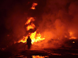 Za Libercem hořela skládka. Úřadoval opět žhář? Foto: HZSLK