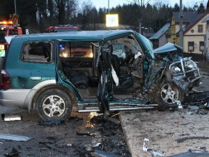 U Lučan se střetla dvě terénní auta, deset zraněných. Foto: Policie ČR
