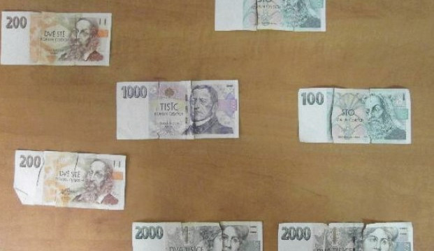 Roztrhané bankovky. Foto: Policie ČR