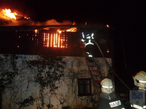 Milionovou škodu nejspíš způsobila závada ne televizi. Foto: Hasiči Hrádek nad Nisou