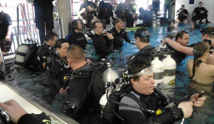 V libereckém bazénu už jeden rekord padl