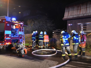 Požár v Andělčině ulici. Foto: HZSLK