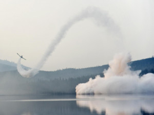 V Jizerských horách se po dvou letech opět vápní přehrada Souš. Foto: Zbyněk Tomík