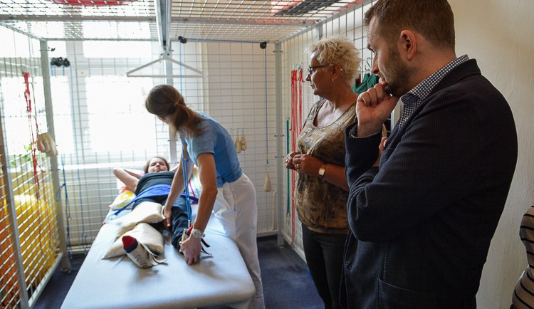 Jedličkův ústav v Liberci při léčbě používá obleky kosmonautů. Foto: Jan Vrabec