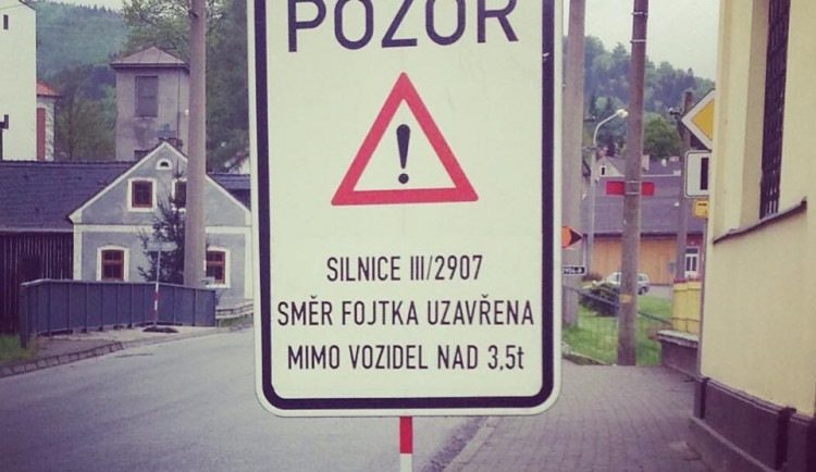 Silnice na Fojtku je uzavřena. Foto: Michael Daněk
