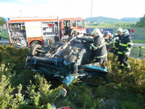 Při tragické nehodě v Hrádku zemřel třiapadesátiletý Němec. Foto: HZSLK