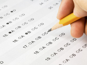 Maturitní testy nezvládlo 15,7 procenta středoškoláků